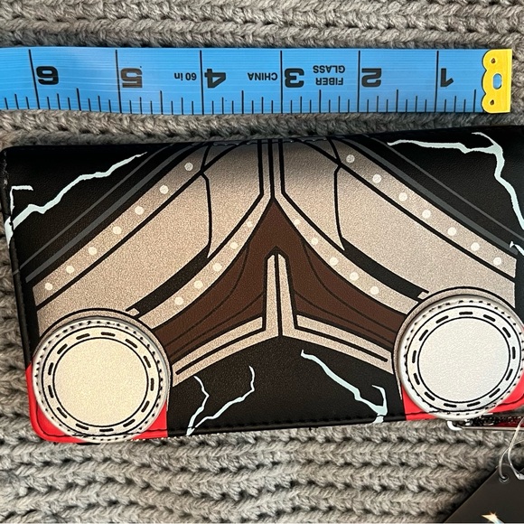 Thor Loungefly Wallet NWT (4 x 6 1/2) - Picture 6 of 7